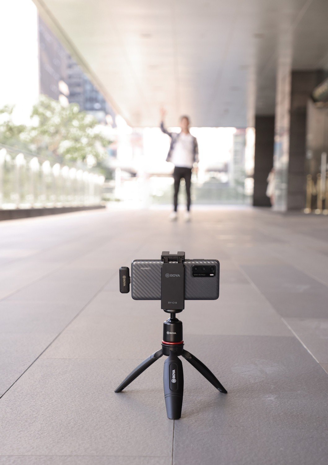 Boya 2.4GHZ Wireless Microphone System Compatible With Type-C Devices Boya 2.4GHZ Wireless Microphone System Compatible With Type-C Devices